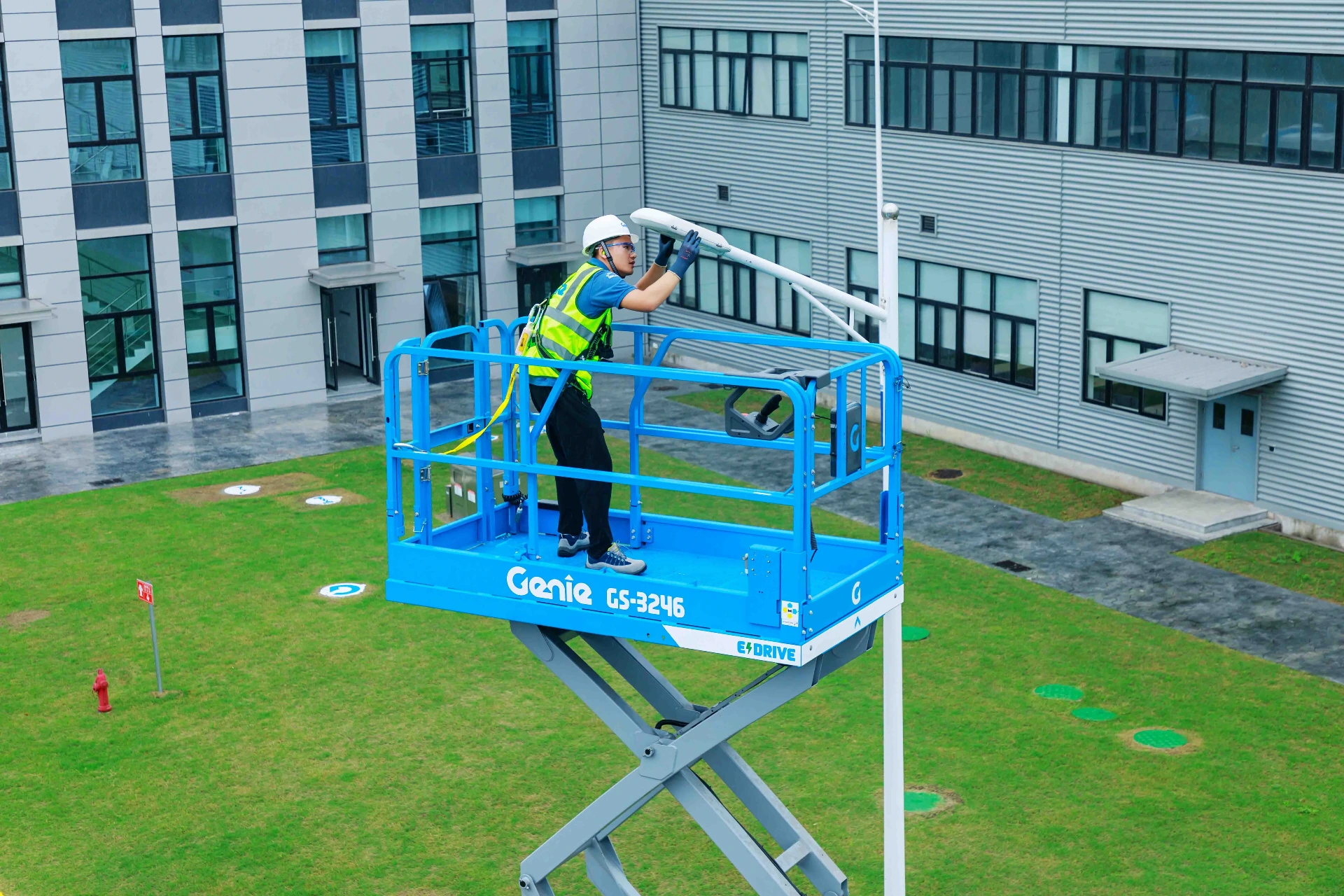 Genie/Scissor Lift GS-3246